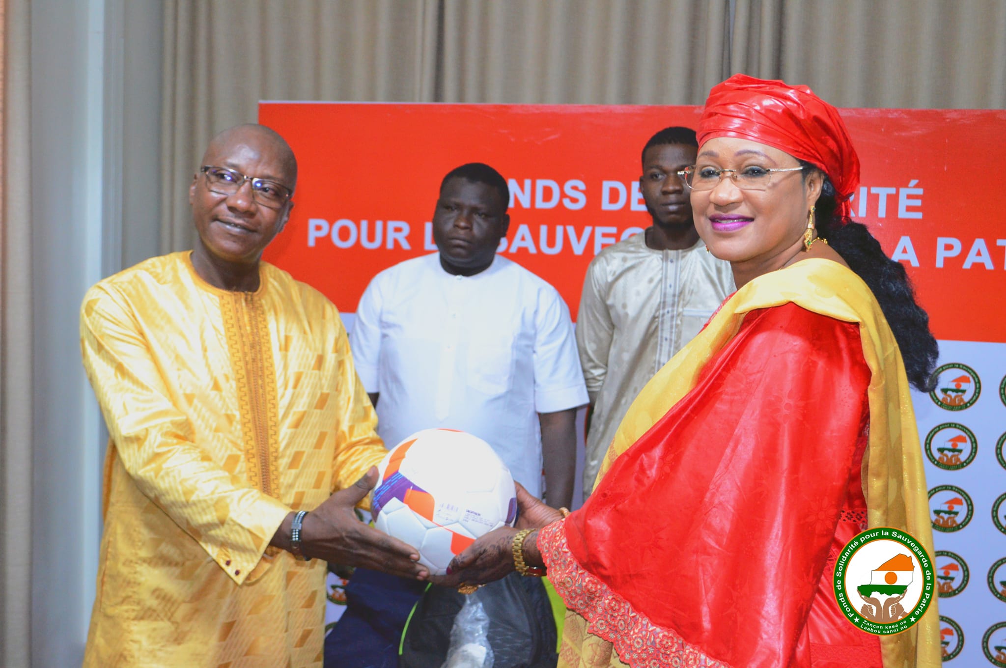 la diaspora nigériens vivant en Suisse, une contribution en nature d&rsquo;une valeur de 20.000.000 FCFA,