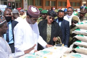 Lancement de l’opération de vente à prix modéré du riz local : le FSSP et l’ONAHA unissent leurs efforts